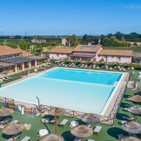 Fattoria Palazzeta - Pet & Family Friendly Aparthotel Cecina  Bagian luar foto