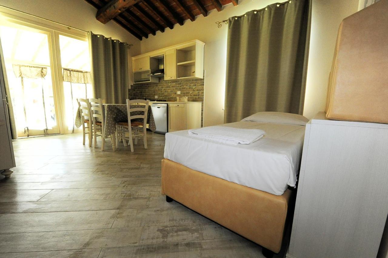Fattoria Palazzeta - Pet & Family Friendly Aparthotel Cecina  Bagian luar foto