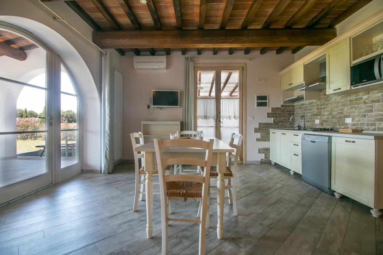 Fattoria Palazzeta - Pet & Family Friendly Aparthotel Cecina  Bagian luar foto