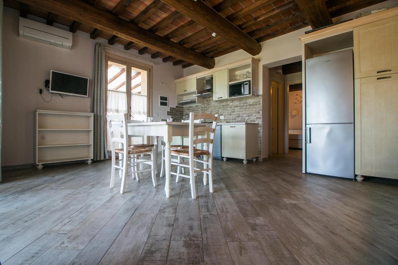Fattoria Palazzeta - Pet & Family Friendly Aparthotel Cecina  Bagian luar foto