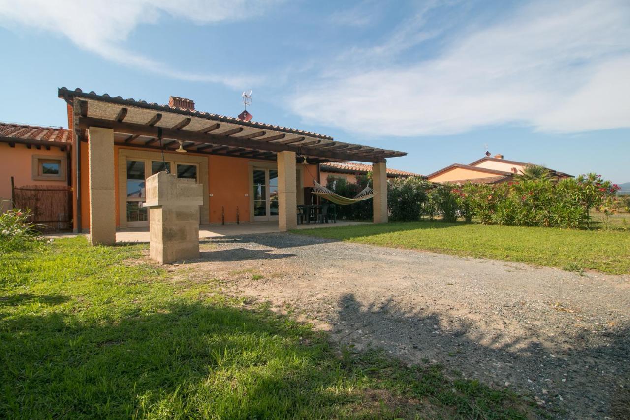 Fattoria Palazzeta - Pet & Family Friendly Aparthotel Cecina  Bagian luar foto