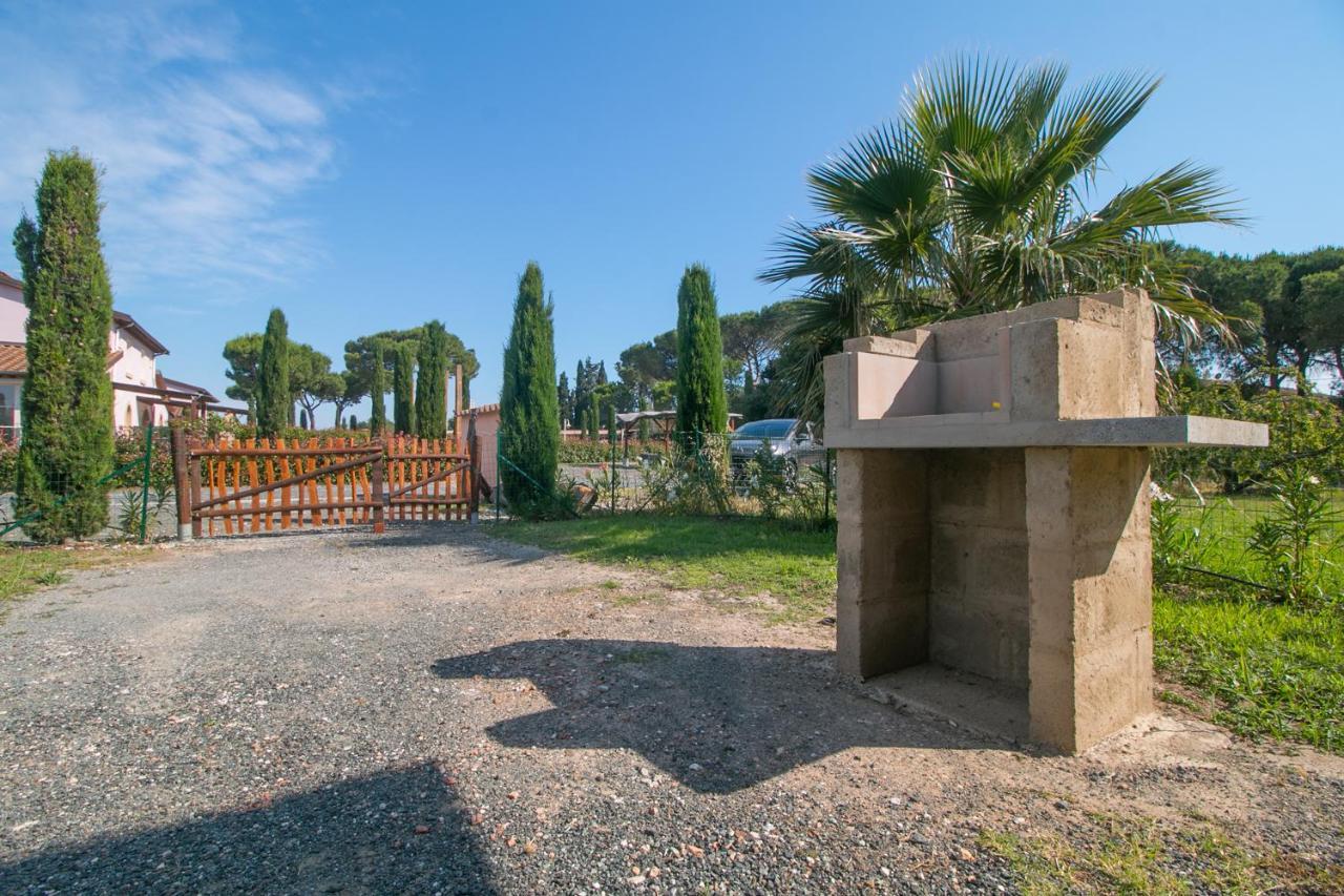 Fattoria Palazzeta - Pet & Family Friendly Aparthotel Cecina  Bagian luar foto