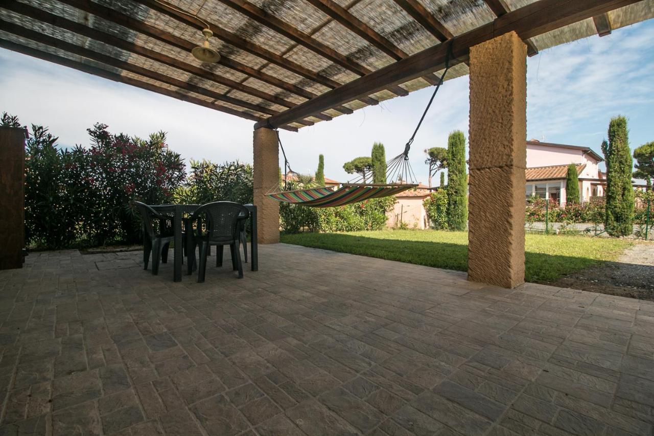 Fattoria Palazzeta - Pet & Family Friendly Aparthotel Cecina  Bagian luar foto