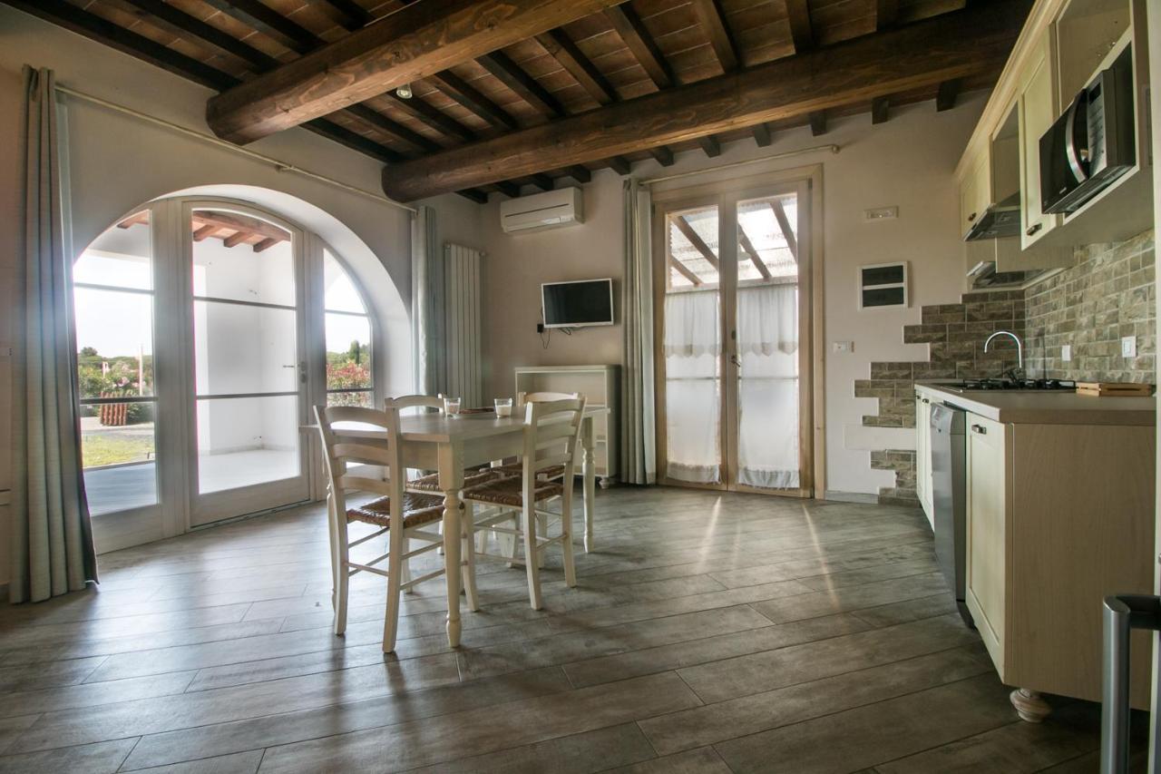 Fattoria Palazzeta - Pet & Family Friendly Aparthotel Cecina  Bagian luar foto