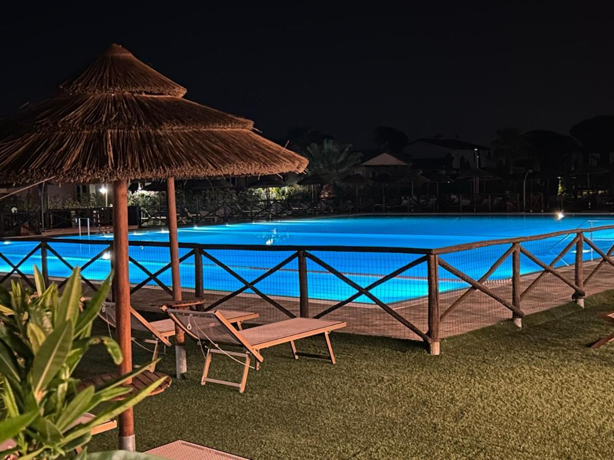 Fattoria Palazzeta - Pet & Family Friendly Aparthotel Cecina  Bagian luar foto