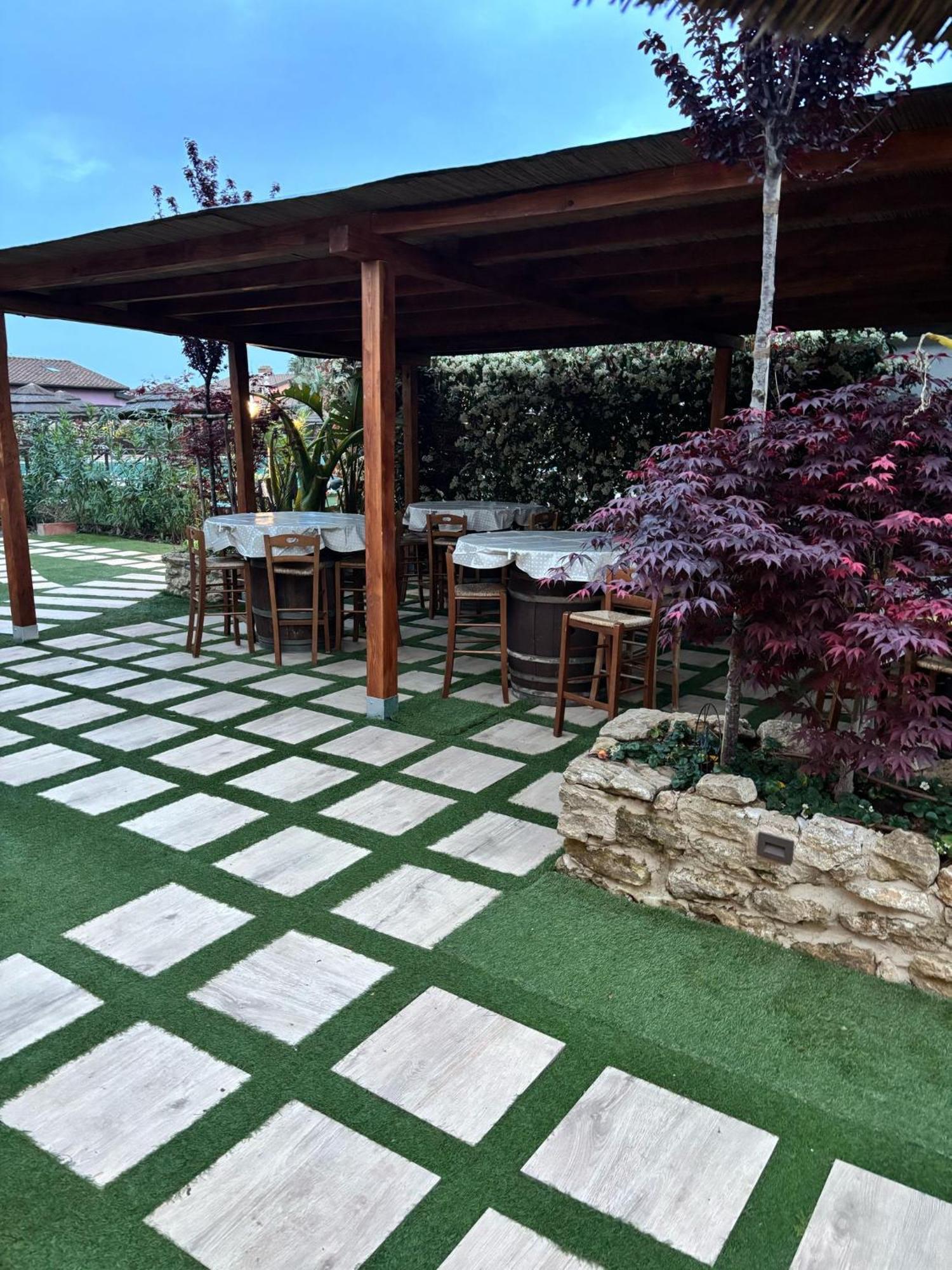 Fattoria Palazzeta - Pet & Family Friendly Aparthotel Cecina  Bagian luar foto